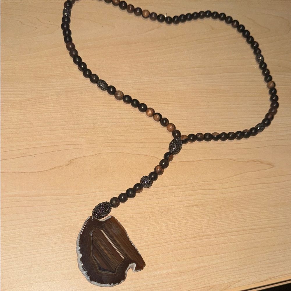 VINTAGE Brown Beaded and Stone Necklace Large Agate Slice Pendant Never Worn